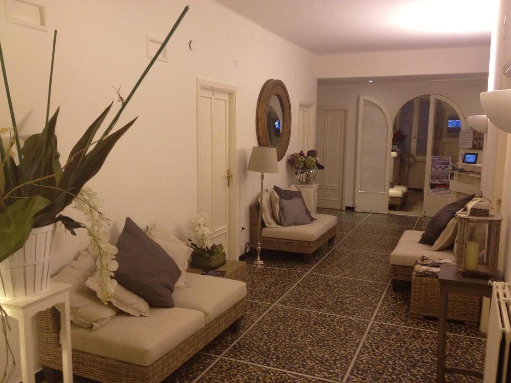 Hotel Gabbiano Alassio Exterior photo